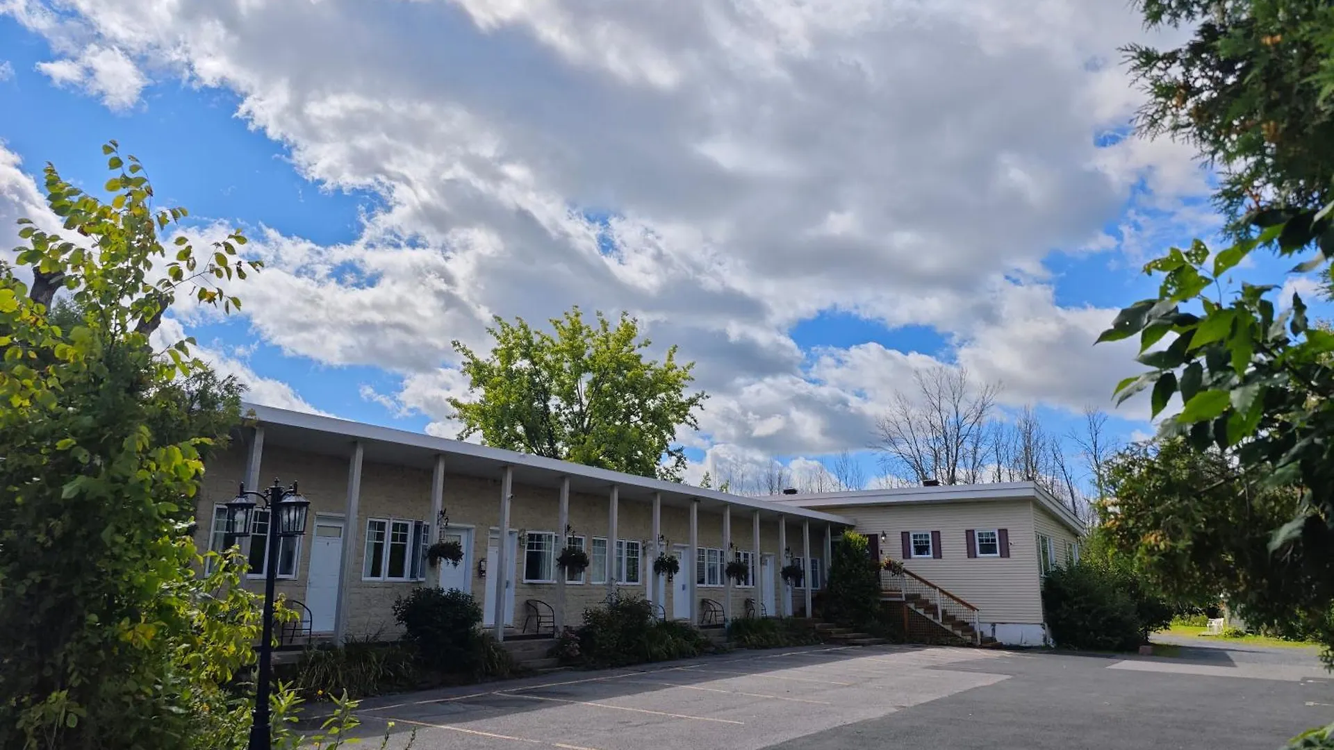 Hôtel-Auberge Objectif Santé Longueuil